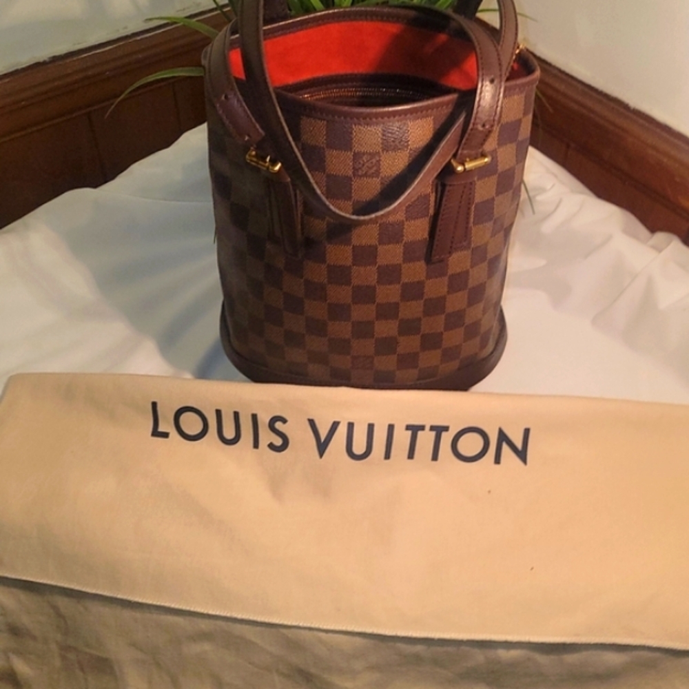 🔥 Authenic Louis Vuitton Marais Bucket  Bag Damier Ebene | COA | Excellent